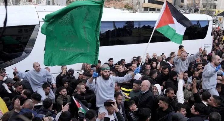 Israil, 200 Filistinli tutuklunun serbest birakildigini duyurdu